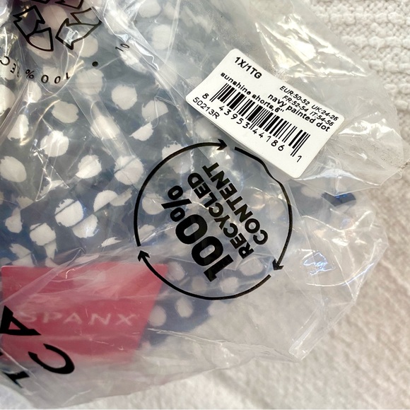 Spanx Sunshine Shorts in Navy Painted Dot Size 1X 6” Inseam Stretch UPF 50+ - Picture 9 of 11